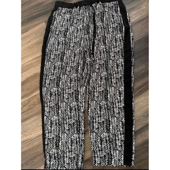 Vince Camuto Pants - Vince Camuto Black White Chevron Geometric Drawstring Jogger Pants Womens Small